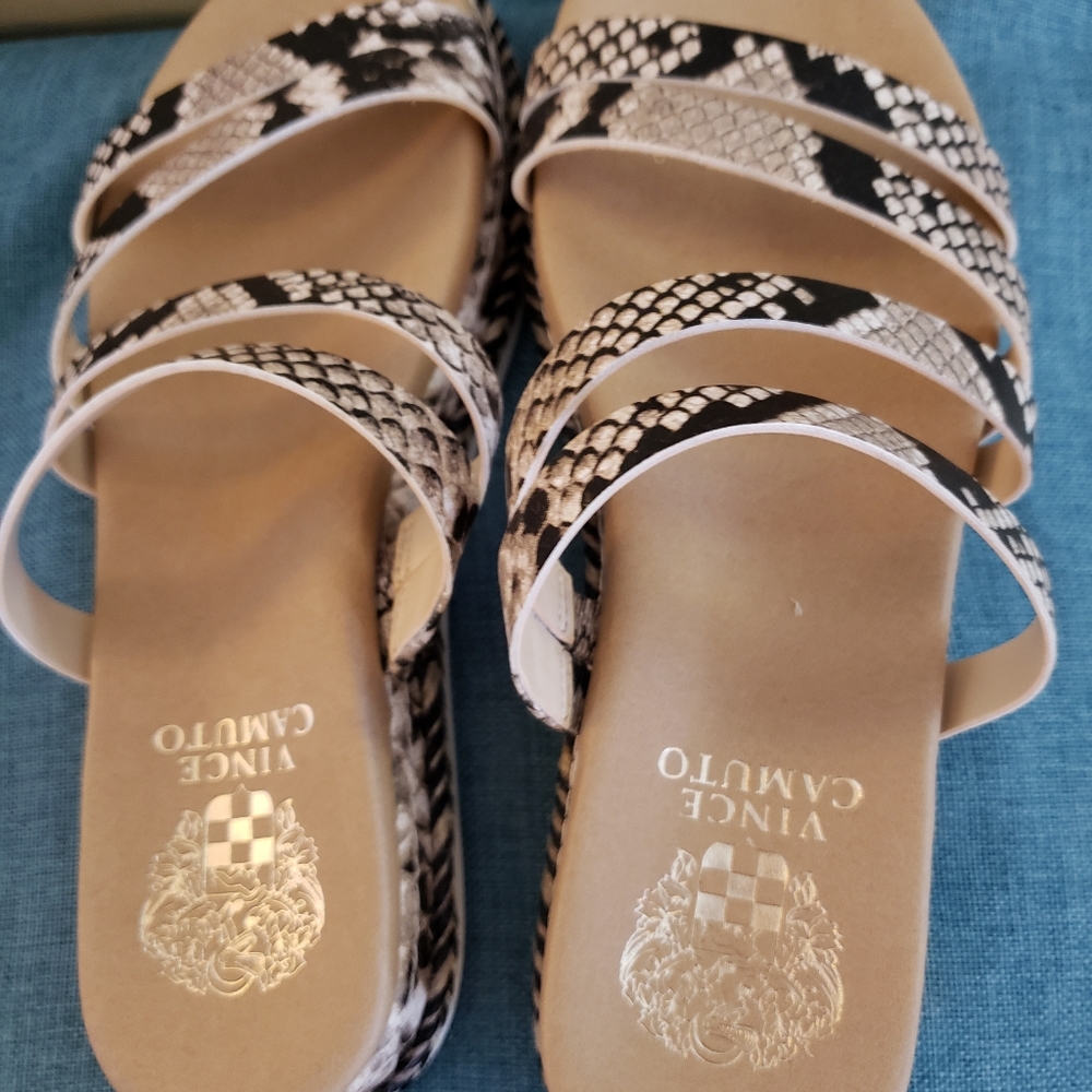 LEATHER SLIP-ON SANDALS - Picture 6 of 7
